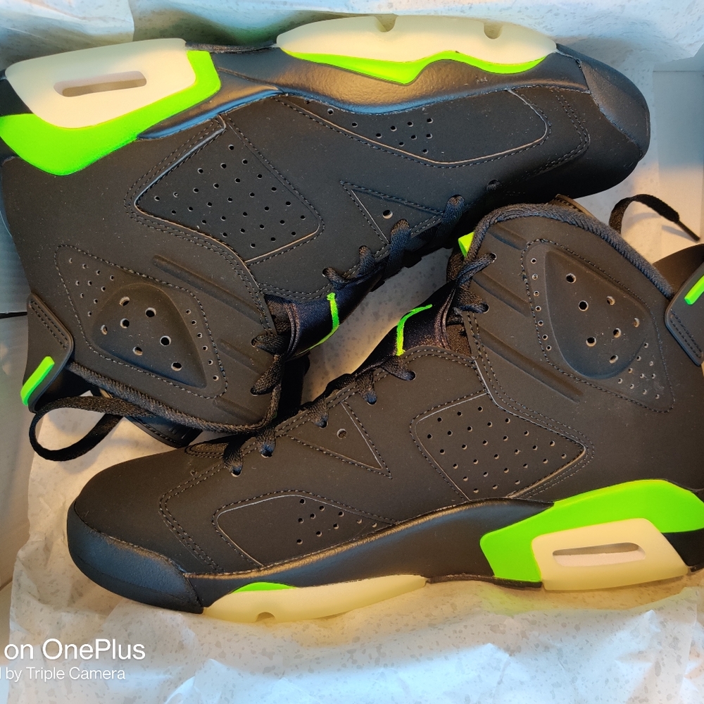 NWT Air Jordan 6 Retro